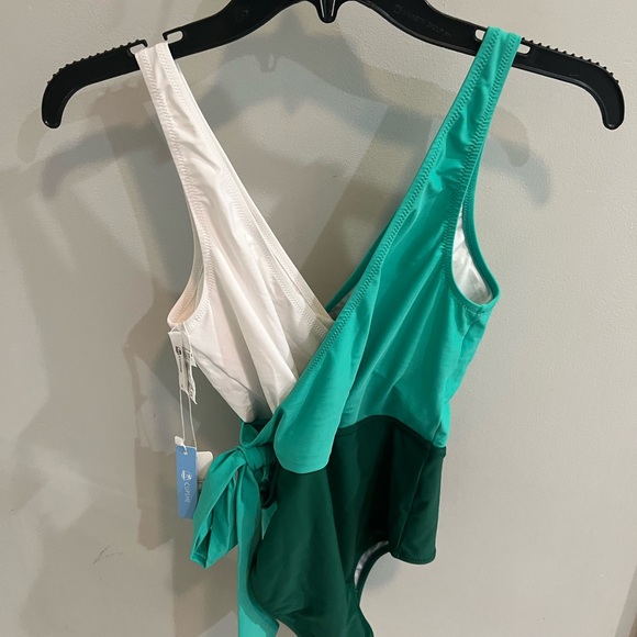 NWT Cupshe One Piece - Size Small - Picture 6 of 8